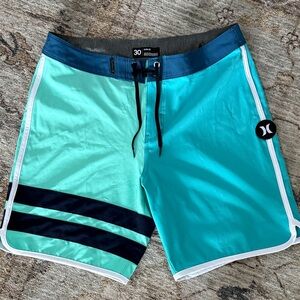 Hurley Men's Aqua and Navy Board Shorts size 30
